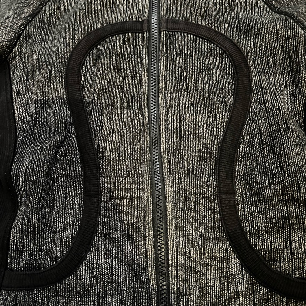 Lululemon jacket 
Size 4 - Picture 2 of 3